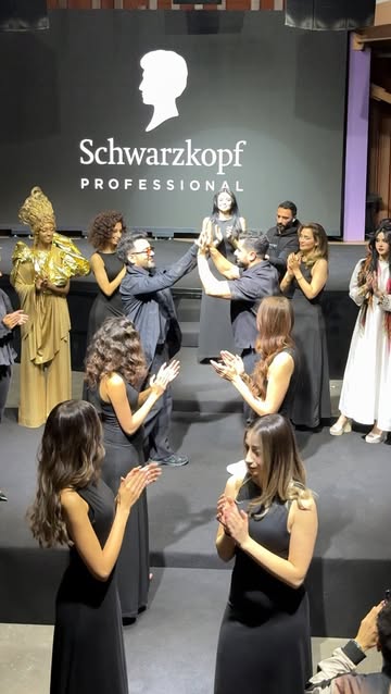 “Bir başarı hikâyesi daha.”
“One more success story added.”
@schwarzkopfpro.ksa @amadeussabra